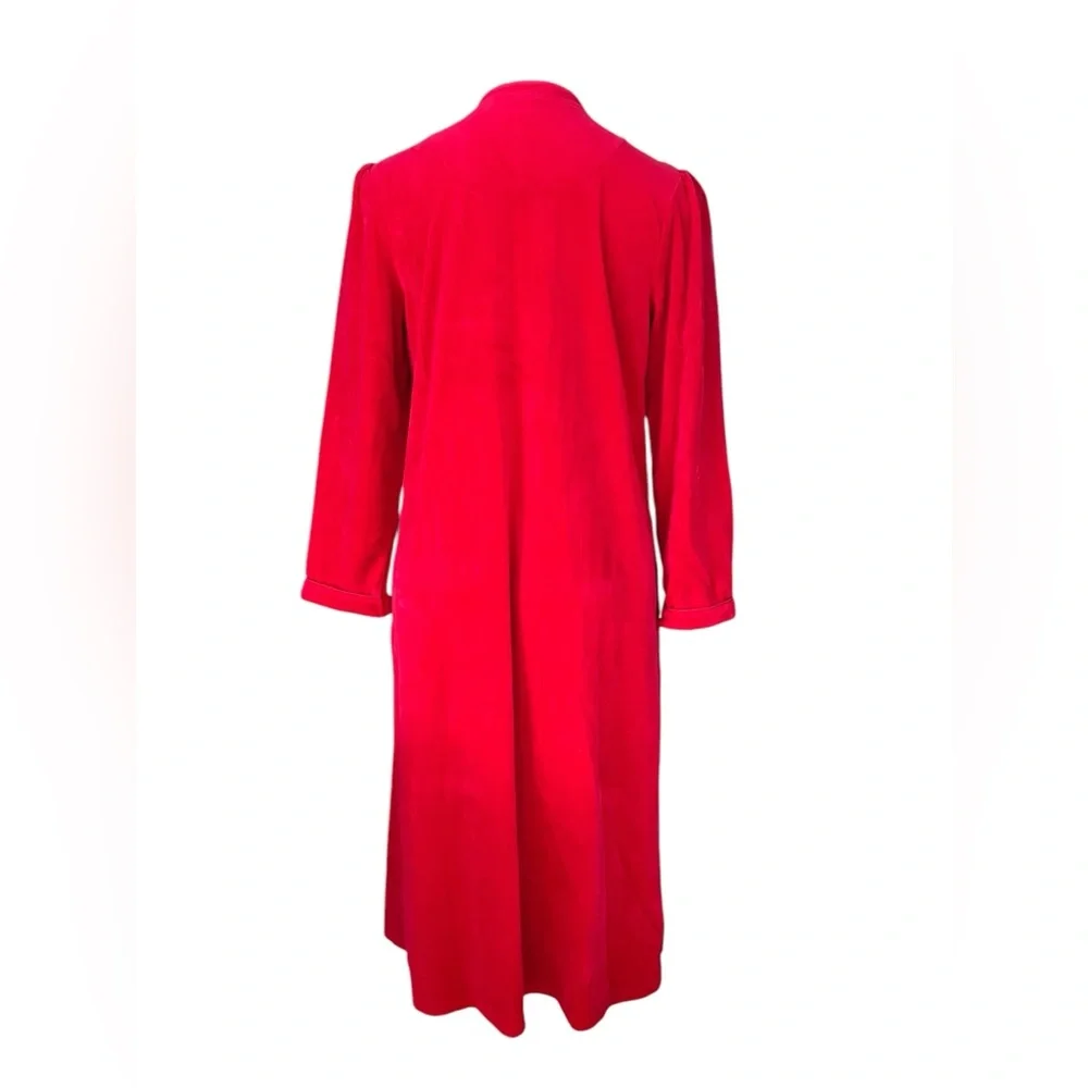 Classic Elements vintage red house valor robe‎ size small